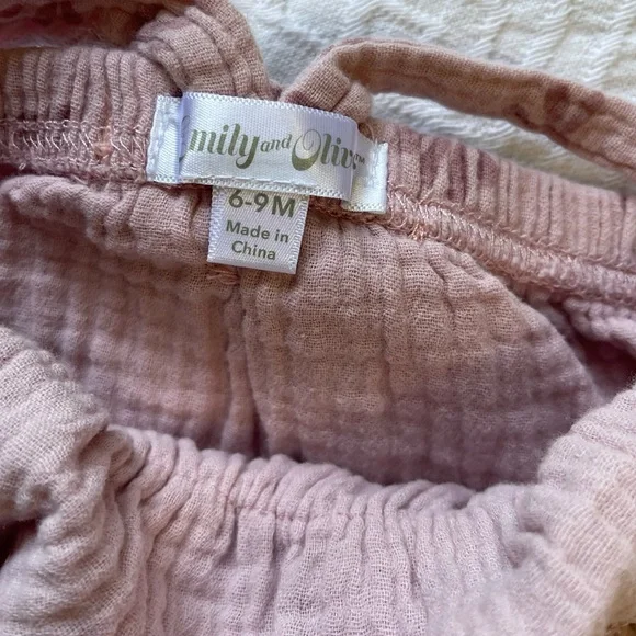 Emily And Oliver Pink Muslin Romper 6-9 Months - Picture 5 of 6
